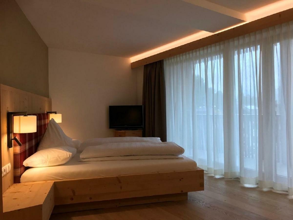 Hotel Schoenblick Sexten Eksteriør bilde